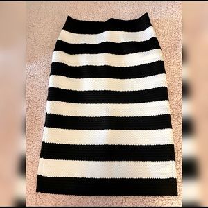 Express pencil skirt with slit